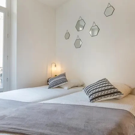 Suite 10 Notre Dame Apartment *