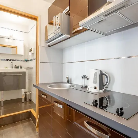 Suite 10 Notre Dame Apartment